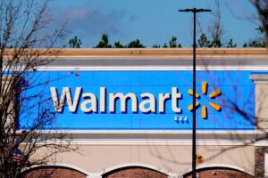 Walmart Increase Pay For Market Managers To 620 000 Annually